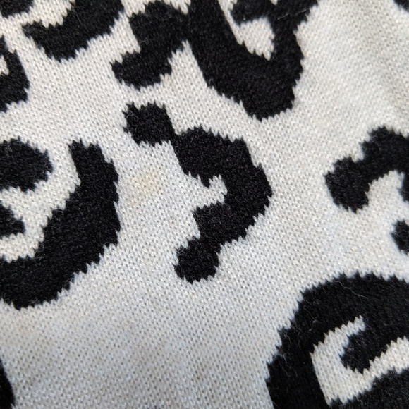 Ann Taylor Black & White Abstract Print Sweater - Picture 6 of 6